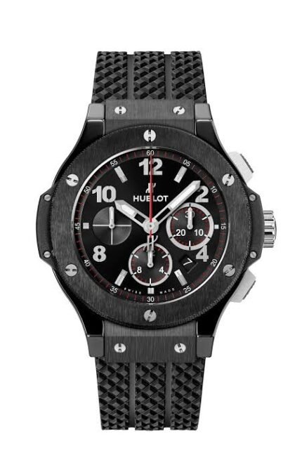 ساعه من Hublot تعمل بعدادات بلون اسود وسير اسود من المطاط