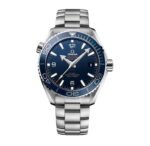 ساعه من007 OMEGA بلون مينا كحلي وسير فضي من الستانليس ستيل