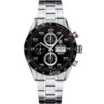 ساعه من ِTAG HEUER carrera تعمل بعدادات بلون اسود وسير فضى من المعدن
