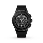 ساعه منHUBLOT تعمل بعدادات بلون اسود وسير اسود من المطاط