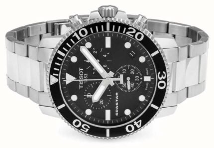 ساعه من tissot تعمل بعدادات بلون اسود وسير فضي من المعدن