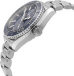 ساعه من007 OMEGA بلون مينا كحلي وسير فضي من الستانليس ستيل
