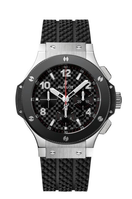 ساعه من Hublot تعمل بعدادات بلون اسود وسير اسود من المطاط