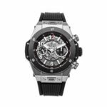 ساعه من Hublot تعمل بعدادات بلون ازرق وسير ازرق من المطاط
