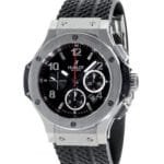 ساعه من Hublot تعمل بعدادات بلون اسود وسير اسود من المطاط