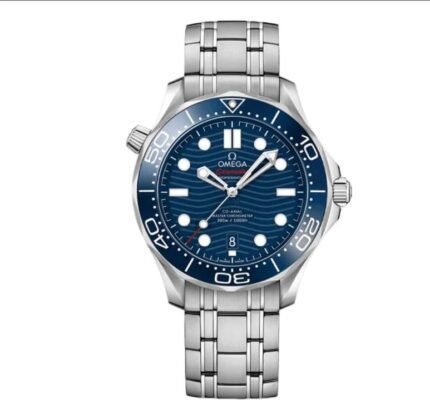 ساعه من007 OMEGA بلون مينا ازرق وسير فضي من الستانليس ستيل