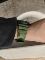 ساعه منpanerai luminor تعمل بعدادات بلون اسود وسير زيتي من المطاط