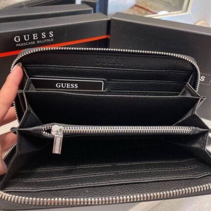 محفظة Guess جلد طبيعي اسود للنساء