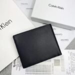 محفظة Calvin Klein جلد طبيعي اسود