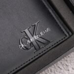 محفظة Calvin Klein جلد طبيعي اسود