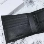محفظة Calvin Klein جلد اسود