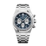 ساعة ِAudemars Piguet تعمل بعدادات بلون ازرق وسير فضى من المعدن