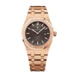 ساعة ِAudemars Piguet تعمل بعدادات بلون اسود  وسير نحاسى من المعدن