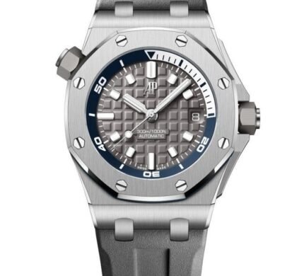 ساعه منِAudemars Piguet تعمل بعدادات بلون رمادي  وسير رمادي من المطاط