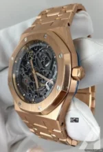 ساعة ِAudemars Piguet تعمل بعدادات بلون اسود  وسير نحاسى من المعدن